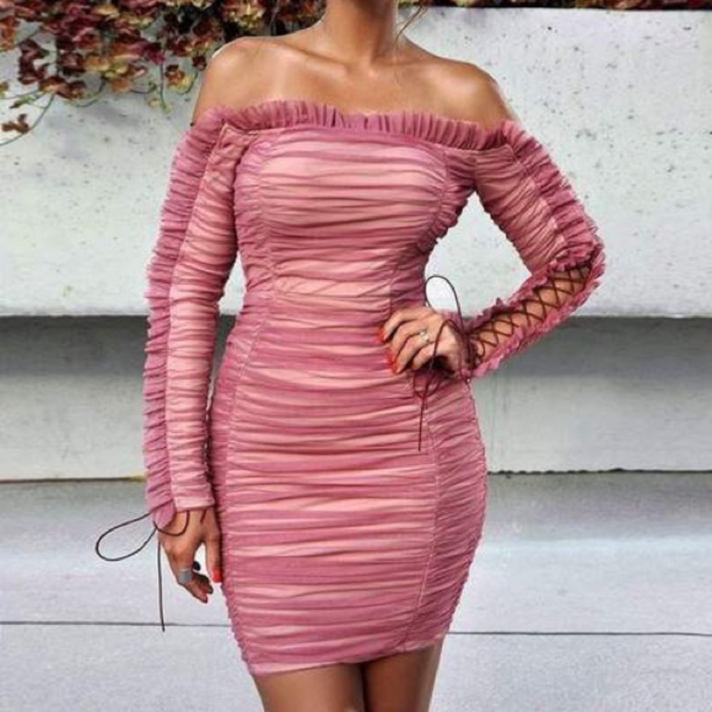 MISS CIRCLE ROSE DARLING OFF SHOULDER RUCHED DRESS